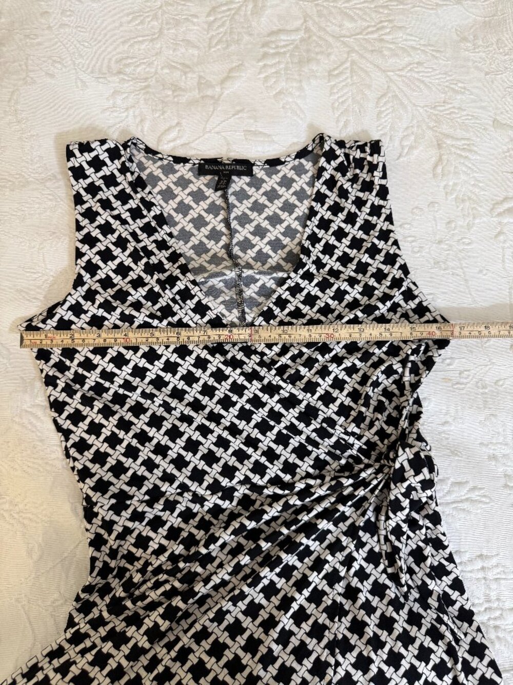 ๐ 2/40 Banana Republic Black White Geometric Wrap Midi Dress SP - Picture 4 of 5